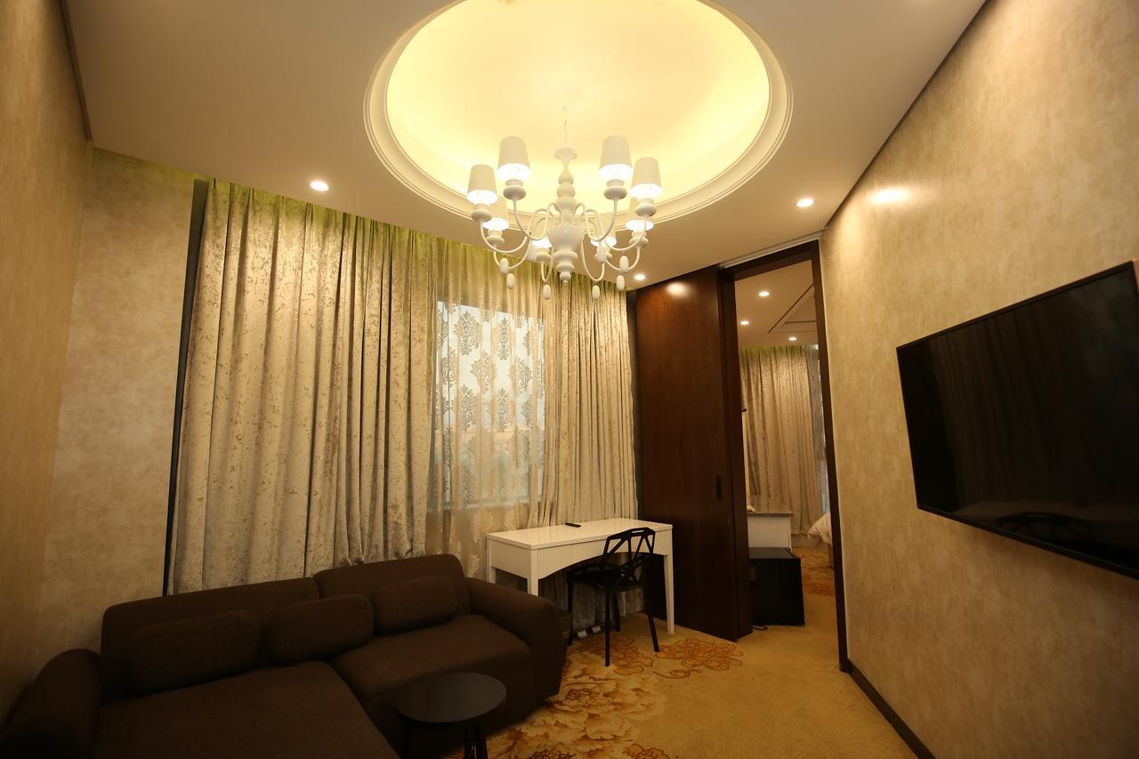 Crown Crystal Hotel Shanghai Bagian luar foto