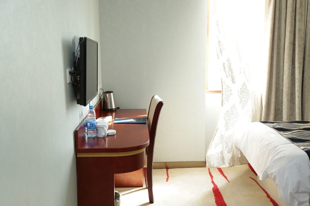 Crown Crystal Hotel Shanghai Bagian luar foto