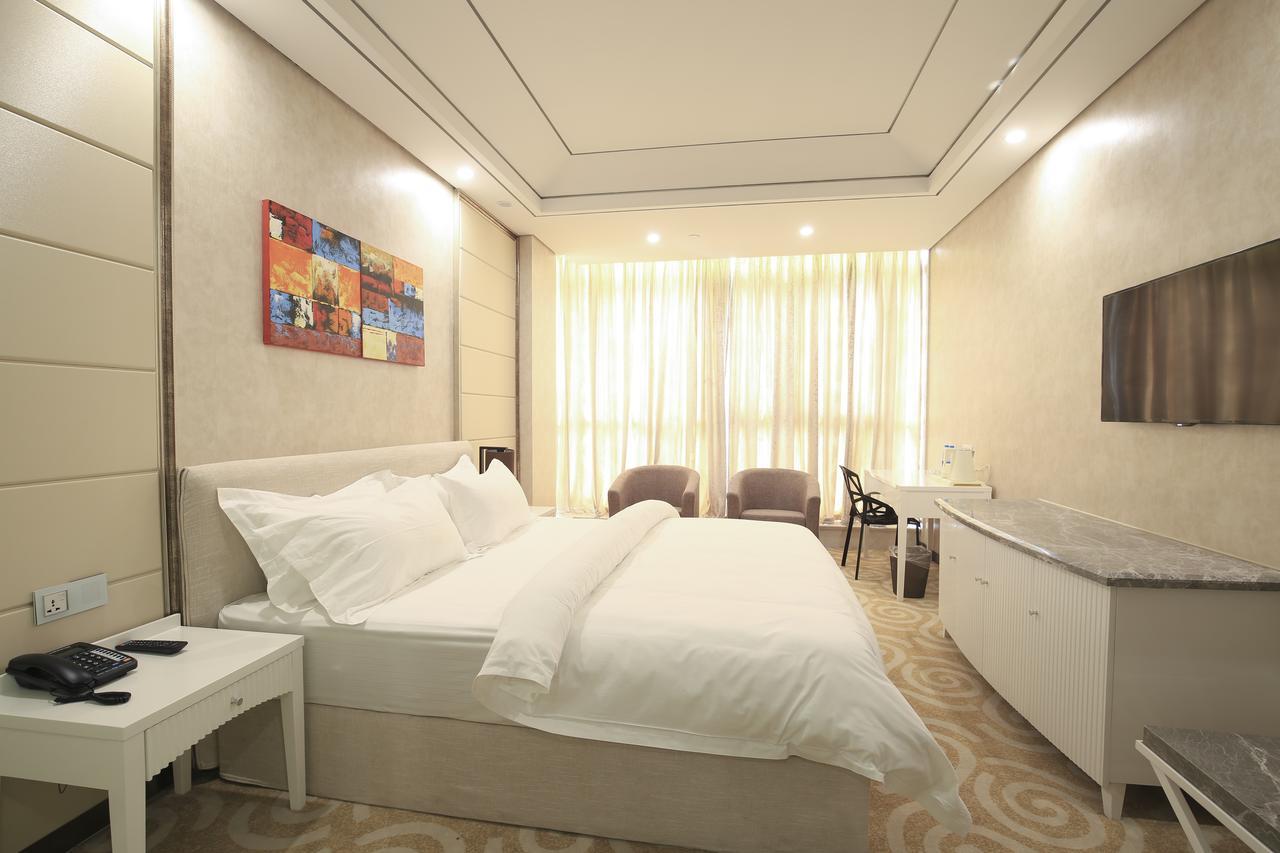 Crown Crystal Hotel Shanghai Bagian luar foto